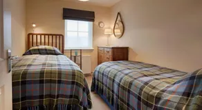 6 Grant Crescent - Image 5