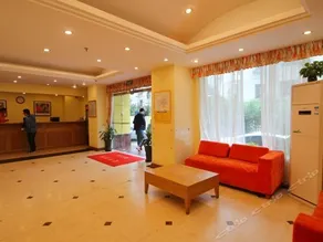 Home Inn Shanghai Railway Station South Square - Image 3