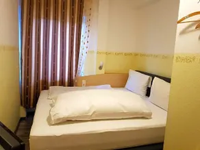 Hotel Dietrich - Image 1