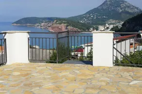 Hann Residence - Image 2