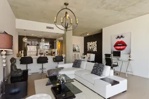 Urban DTLA VIP Penthouse with Pool Table - Image 2