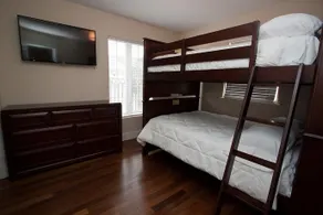 Plaza 2700 Luxury Beach Suites - Image 4