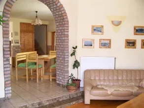 Retfoldi Vendeghaz - Image 2