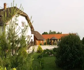 Hajnalka Apartmanház - Image 2