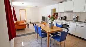 West Station Holidays Apartment - Image 2