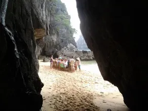 Bai Tu Long Junks - Image 5
