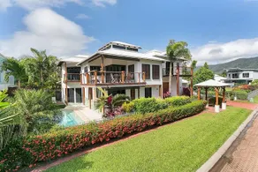 Clifton Beach Holiday Villas - Image 2