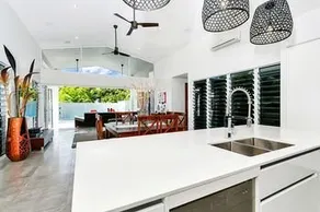 Coral Edge - Luxury Retreat - Image 2