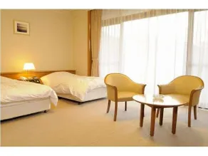 Hotel Lake Villa - Image 2