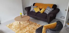 Matlock Street - Excellent house for essential workers and contractors Parking wifi - Image 1