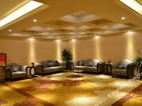 Island International Hotel - Image 3