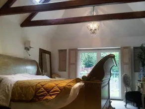 Mulberry House - Image 2