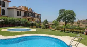 HAA001) Apartamento moderno con jardín. - Image 3