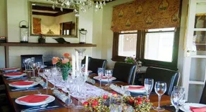 Robin Hill Manor - rambling retreat & tennis court - Image 4