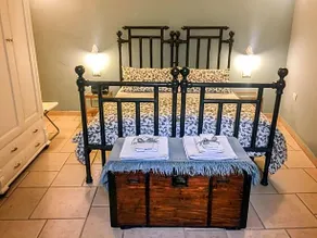 Donna Isabella Bed and Breakfast - Image 2