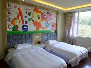 Witty Monkey Hotel - Image 2