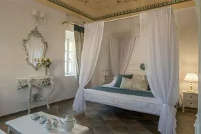 Four Seasons Mansion - Image 2