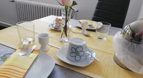 Für Alleinreisende- Single Room- Rustikales freistehendes Mini Holzfass zum Schlafen, mit angrenzendem Badezimmer! - Image 5