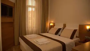 Leon Boutique Hotel - Image 3