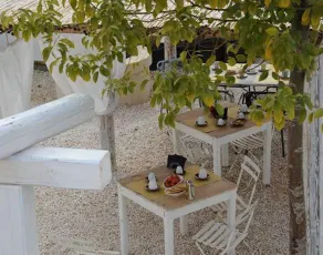 Le Miniature Rooms and Breakfast - Image 5