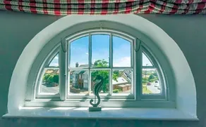 Arch House - Image 3