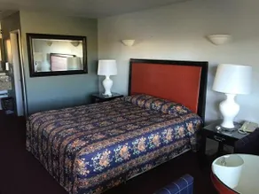 Valley Motel - Image 4