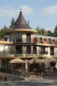 Hotel Kitty - Image 2