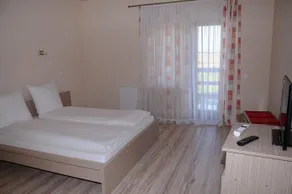 Pensiunea Laleaua Pestrita - Image 2