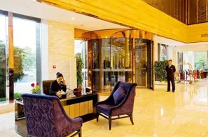 Yichang Golden Lion Hotel - Image 2