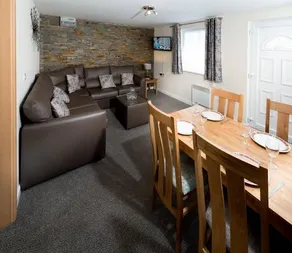 Ilfracombe Holiday Park Apartments - Image 2