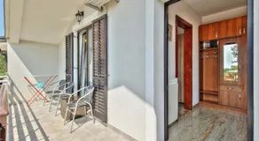 Apartamento con terraza, jardín y barbacoa | Vistas a la naturaleza - Image 2