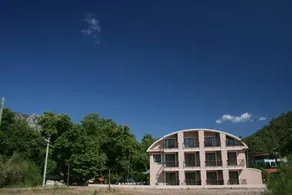 Golden River Hotel - Image 5