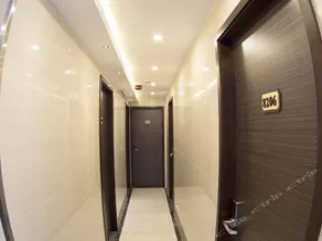 Wah Long Hotel - Image 4