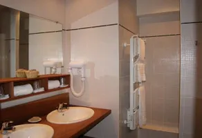Hôtel La Renaissance - Image 2
