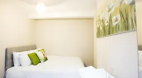 Bridge Street Apartment - Image 5