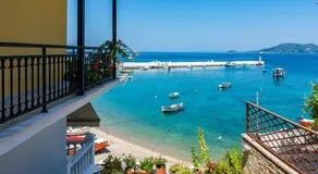 Eftopia Beachfront Studio - Image 5