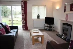 Lakeview Holiday Cottages - Image 5