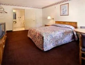 The Randolph Inn Asheboro - Image 2