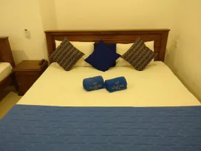 The Golden Park Hotel - Image 5