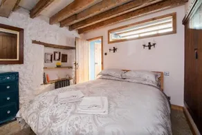 Milliners Cottage - Image 3