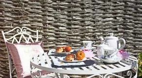 Lady Cottage - Image 2