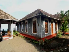 Urumbi Hill Palace Heritage Plantation Retreat - Image 1