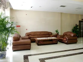 Meiquan Business Hotel - Image 3