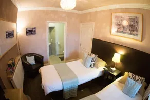 Newminster Cottage Bed & Breakfast - Image 4