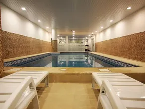 Flora Hotel Suites - Image 3