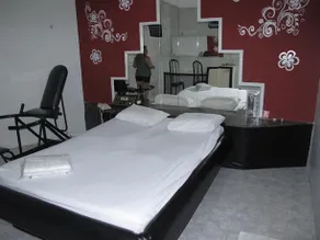 Cherry Motel (Adult Only) - Image 3