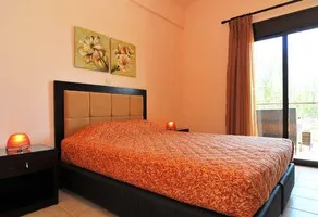 Golden Sunrise Apartments - Image 4