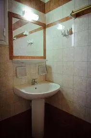 Aspres Apartments - Image 4