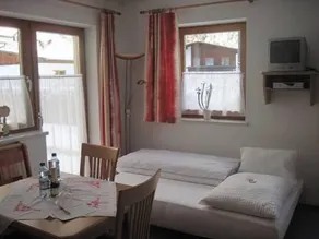 Apart Larcher - Image 3