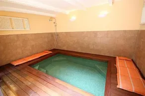 Apartment Gaudí Pool - Image 4